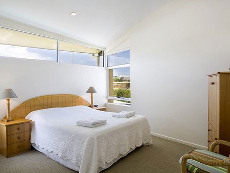 Aqua Promenade Beachfront Apartments - Brisbane 4u 3