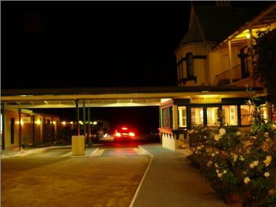 Airlie House Motor Inn - Tourism Brisbane 1