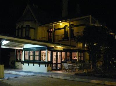 Airlie House Motor Inn - Tourism Brisbane 3