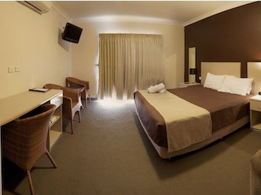 Warners At The Bay - Tourism Brisbane 1