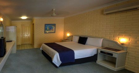 Wollongbar Motel - Brisbane Tourism 4