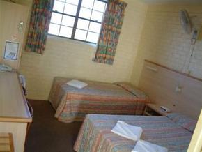 Shamrock Hotel Motel - Brisbane 4u 1