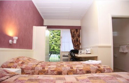 Titania Motel - Tourism Brisbane 0
