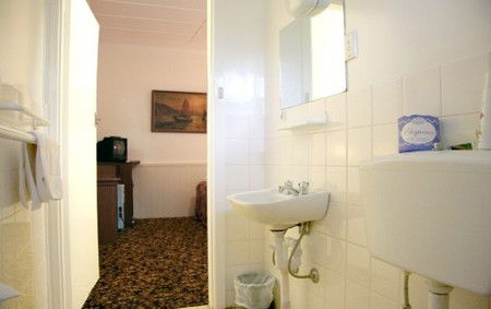 Titania Motel - Tourism Brisbane 3