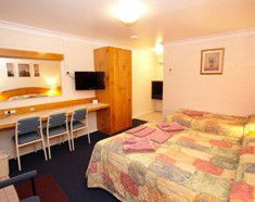 Alabaster Motel - Brisbane 4u 5