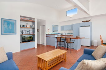 Aqua Promenade Beachfront Apartments - Brisbane 4u 7