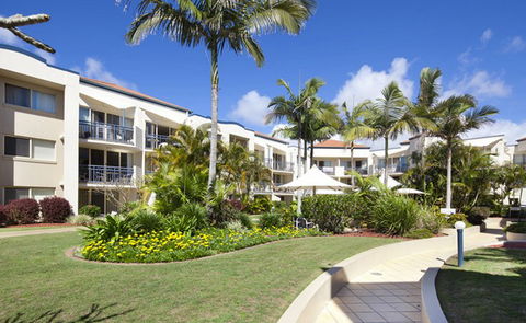 Golden Riviera Beach Resort - Tourism Brisbane 1