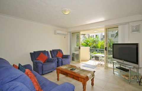 Golden Riviera Beach Resort - Tourism Brisbane 3