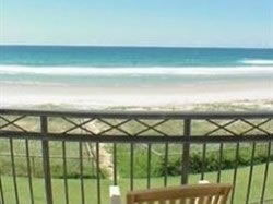 Golden Riviera Beach Resort - Tourism Brisbane 8