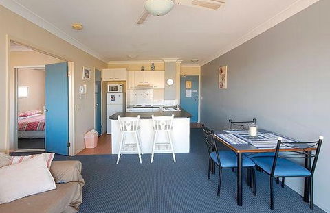 Shaz Maisons Beachside Holiday Apartments - Tourism Brisbane 1