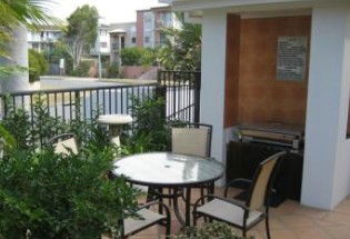 Shaz Maisons Beachside Holiday Apartments - Tourism Brisbane 3