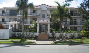 Shaz Maisons Beachside Holiday Apartments - Tourism Brisbane 5