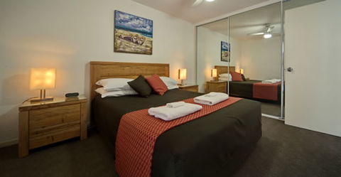 Albacore Luxury Holiday Apartments - Brisbane 4u 4