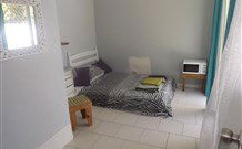 Granny Flat On Surfers Beach - Tourism Brisbane 0