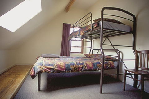 Blue Mountains - Hawkesbury Heights YHA - Brisbane 4u 2