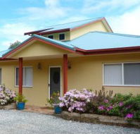 Whitby on Wallis Lakefront Cottage - Brisbane 4u