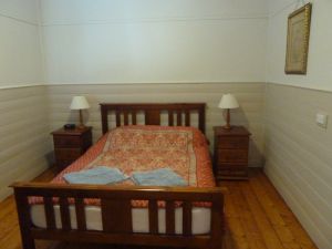About Town Cottages - Yellow Gum Cottage - Brisbane 4u 0