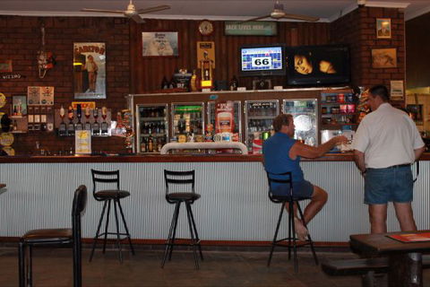 Corroboree Park Tavern - Brisbane Tourism 8