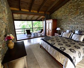 The Stonehouse Retreat - Brisbane Tourism 0