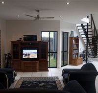 Dolphin Beach House - Tourism Brisbane