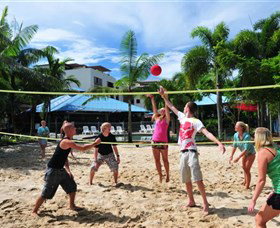 Nomads Cairns - Tourism Brisbane 0