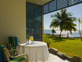 Waterfront Getaway - Brisbane Tourism 3