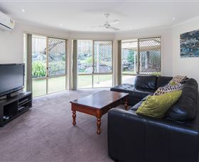 At Theme Park Central Holiday House - Brisbane 4u 2