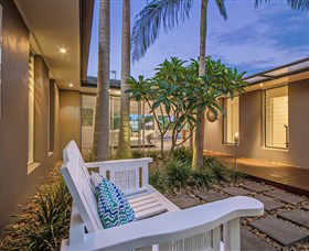 Malibu Shores At Vogue Holiday Homes - Tourism Brisbane 3