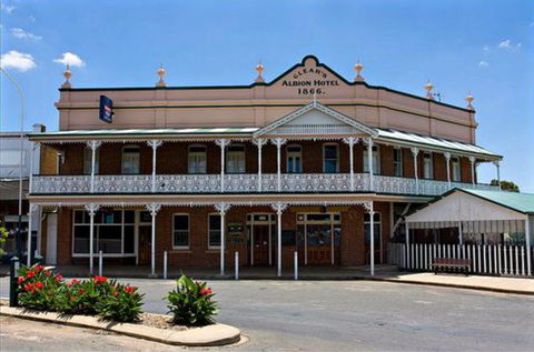 Albion Hotel Grenfell - Brisbane 4u 1