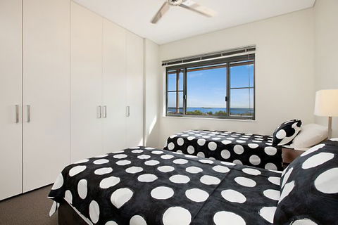 Ananya Executive - Brisbane 4u 6