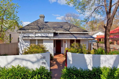 Relax On Regina - Brisbane Tourism 1