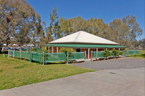 Relax On Regina - Brisbane Tourism 28