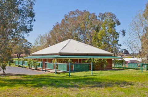 Relax On Regina - Brisbane Tourism 29