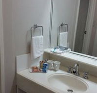 Beachcomber Hotel and Conference Centre - Tourism Brisbane