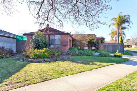 Relax On Regina - Brisbane Tourism 66