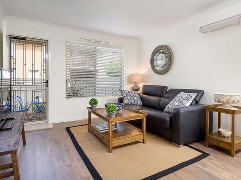 Relax On Regina - Brisbane Tourism 35