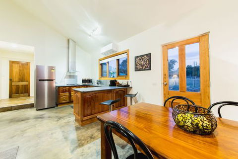 Alpine Edge Accommodation - Brisbane 4u 4