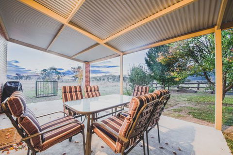 Alpine Edge Accommodation - Brisbane 4u 6