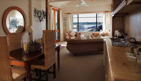 Boathouse - Birks Harbour - Brisbane 4u 4