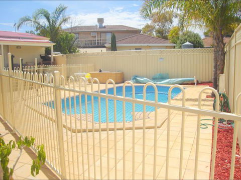 Christies Cottage For Holidays And Relocations. - Tourism Brisbane 1
