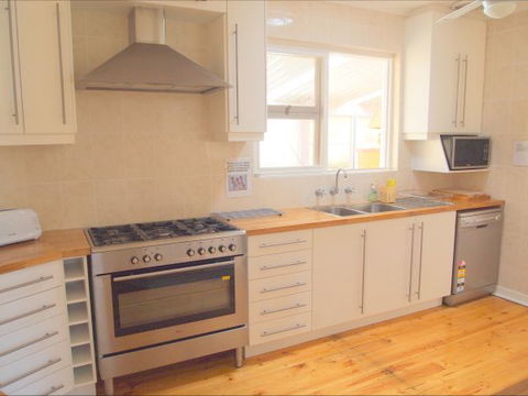 Christies Cottage For Holidays And Relocations. - Tourism Brisbane 4