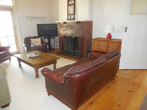 Book Keepers Cottage Waikerie - Brisbane Tourism 5