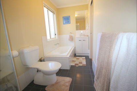 Christies Cottage For Holidays And Relocations. - Tourism Brisbane 25