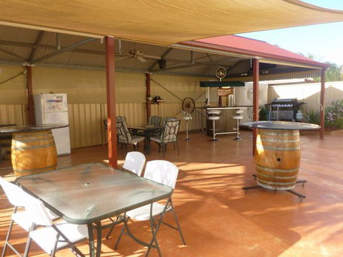 Country Cottages B&B - Brisbane 4u 2