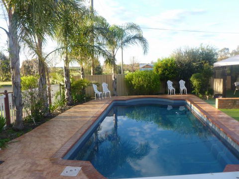 Country Cottages B&B - Brisbane 4u 4