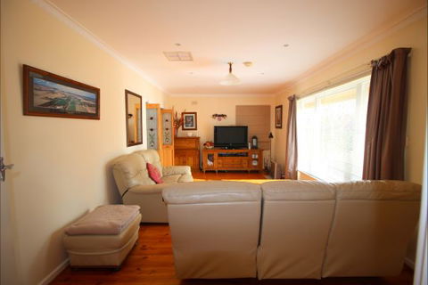 Christies Cottage For Holidays And Relocations. - Tourism Brisbane 16
