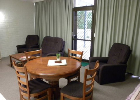Myrtleford Masonic Units - Tourism Brisbane 8