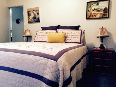 Pizzini's Vineyard Guesthouse - Tourism Brisbane 1