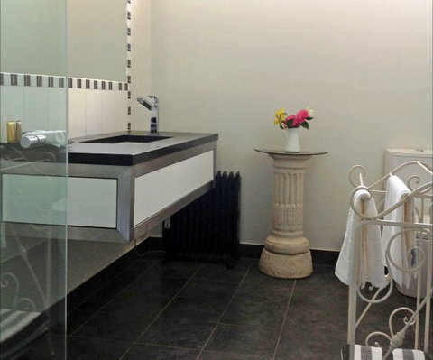 Pizzini's Vineyard Guesthouse - Tourism Brisbane 3