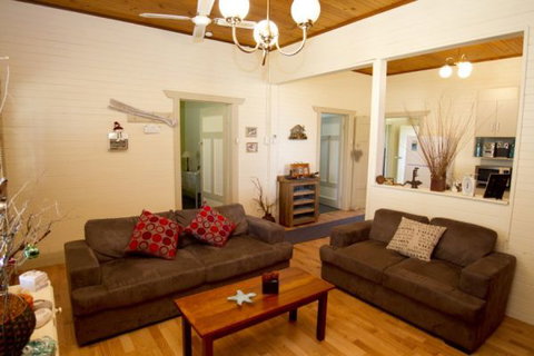 Anderl's Beach Cottage - Tourism Brisbane 2